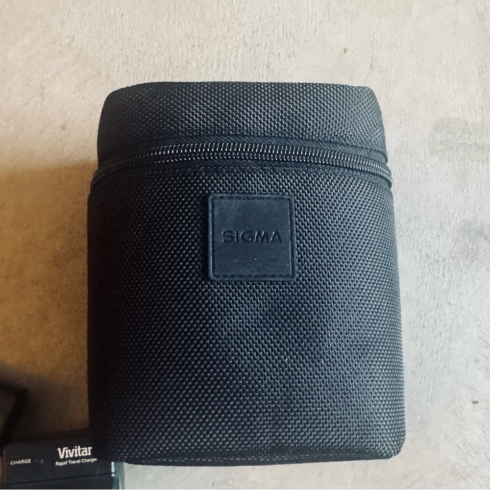 Sony Black DSLR Camera Model SLT A33 w/ large aperture lens, Battery/Charger - Picture 11 of 13